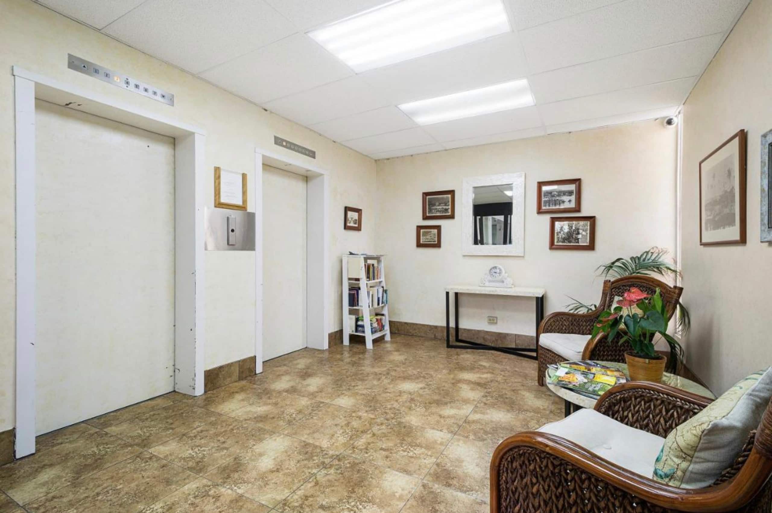 Condo in Kailua-Kona · ★4.8 · 1 bedroom · 2 beds · 2 shared baths - Image 11