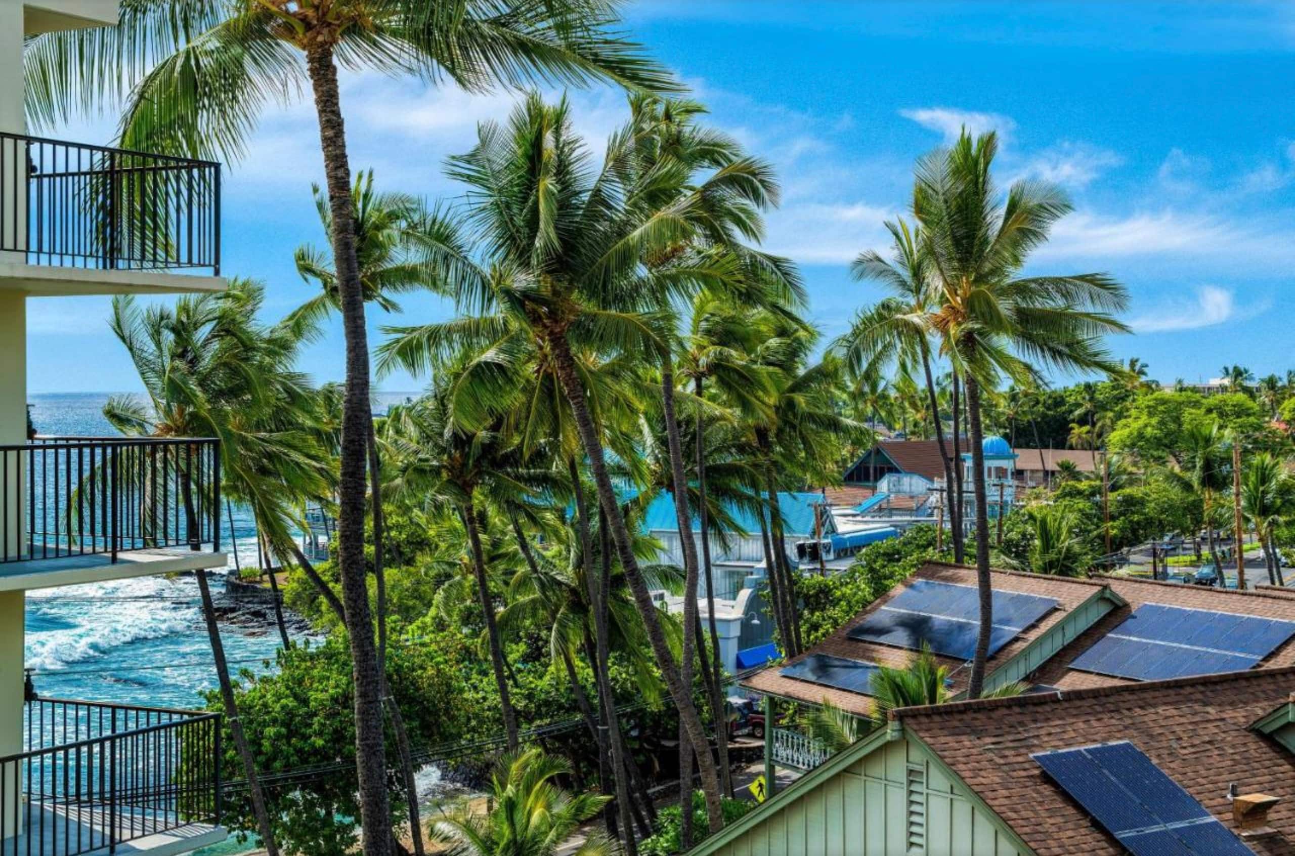 Condo in Kailua-Kona · ★4.8 · 1 bedroom · 2 beds · 2 shared baths - Image 3