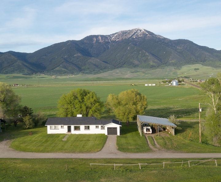 Private Farmhouse on over 200 Acres with Hot Tub