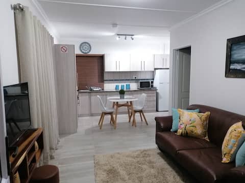 1 bedroom stylish self catering apartment