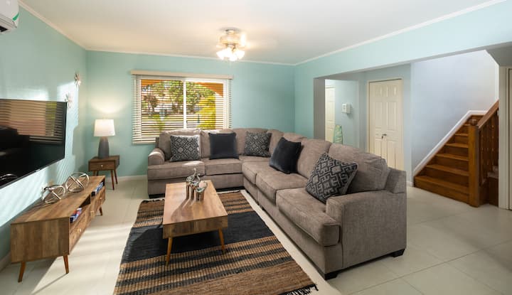 Cheerful 3 Bedroom Townhouse - Montego Bay