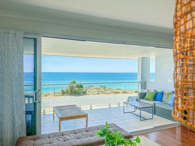 Family/friend drinks, views, winter breaks 22 slps gallery image 2