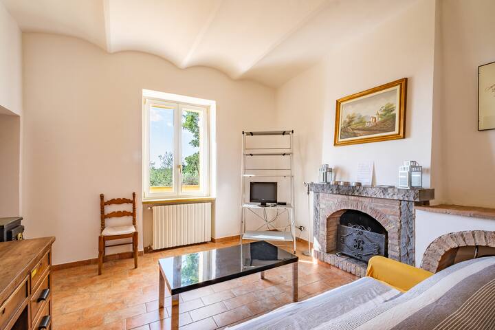 un détail de l'open space avec le salon.