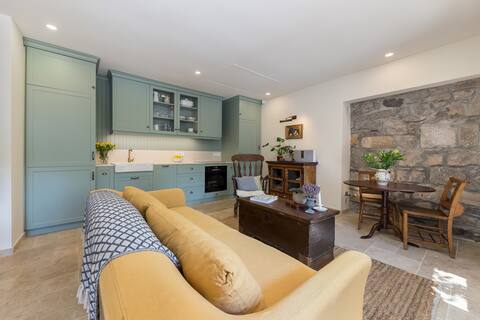 Popular Airbnb listing: The Karst area -Gorgeous, cosy renovated apartment in Komen