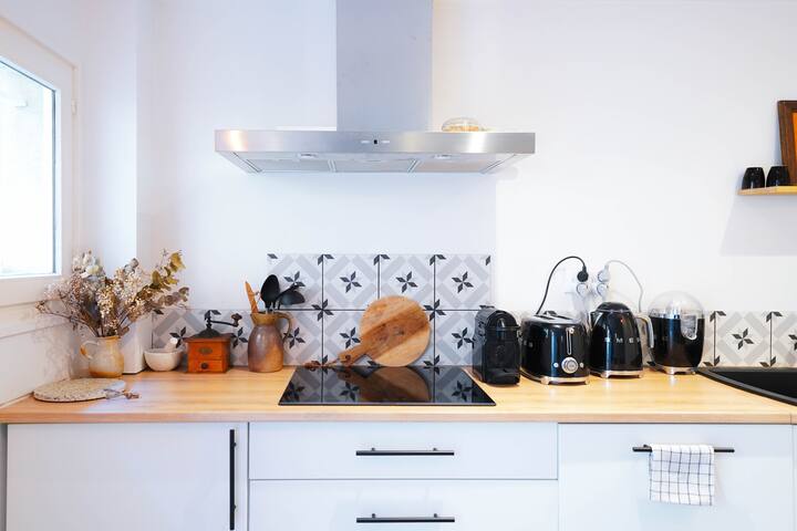 Bel immeuble 250m2 + cour en hyper-centre Bordeaux gallery image 5