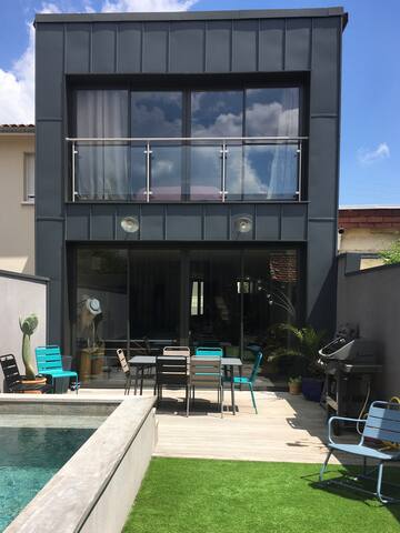 Echoppe bordelaise de 135m2, Piscine – 3 chambres