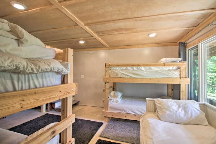 Downstairs bunk room