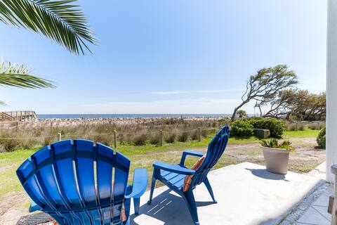 Driftwood paradise, ocean view!