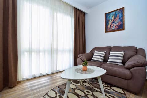 ROYAL LUX  apartments +besplatan parking .