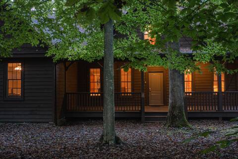 “The Redstar” Cabin in New River Preserve