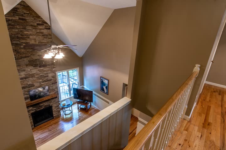 The Redstar Cabin 5 Min To Nrg Park W/ Hot Tub - Fayetteville, WV