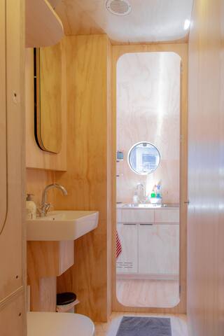 Wikkelboat 2 @ Floating Rotterdam Rijnhaven gallery image 2