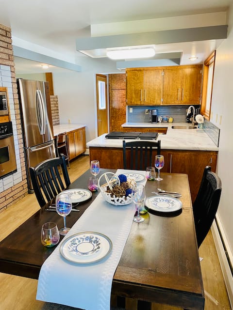Beautiful Westend home! Close to everything!