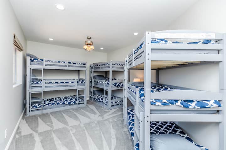 Camera da letto 6 - la camera con letti a castello - 9 piccoli adulti/bambini