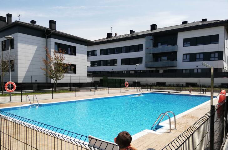 ♡ Lovely Duplex with Garden & BBQ & Pool ☼ gallery image 2