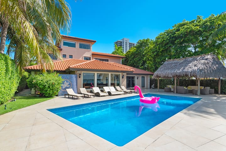 Mediterranean Style Villa Venetian Islands 7br/6bt - Miami