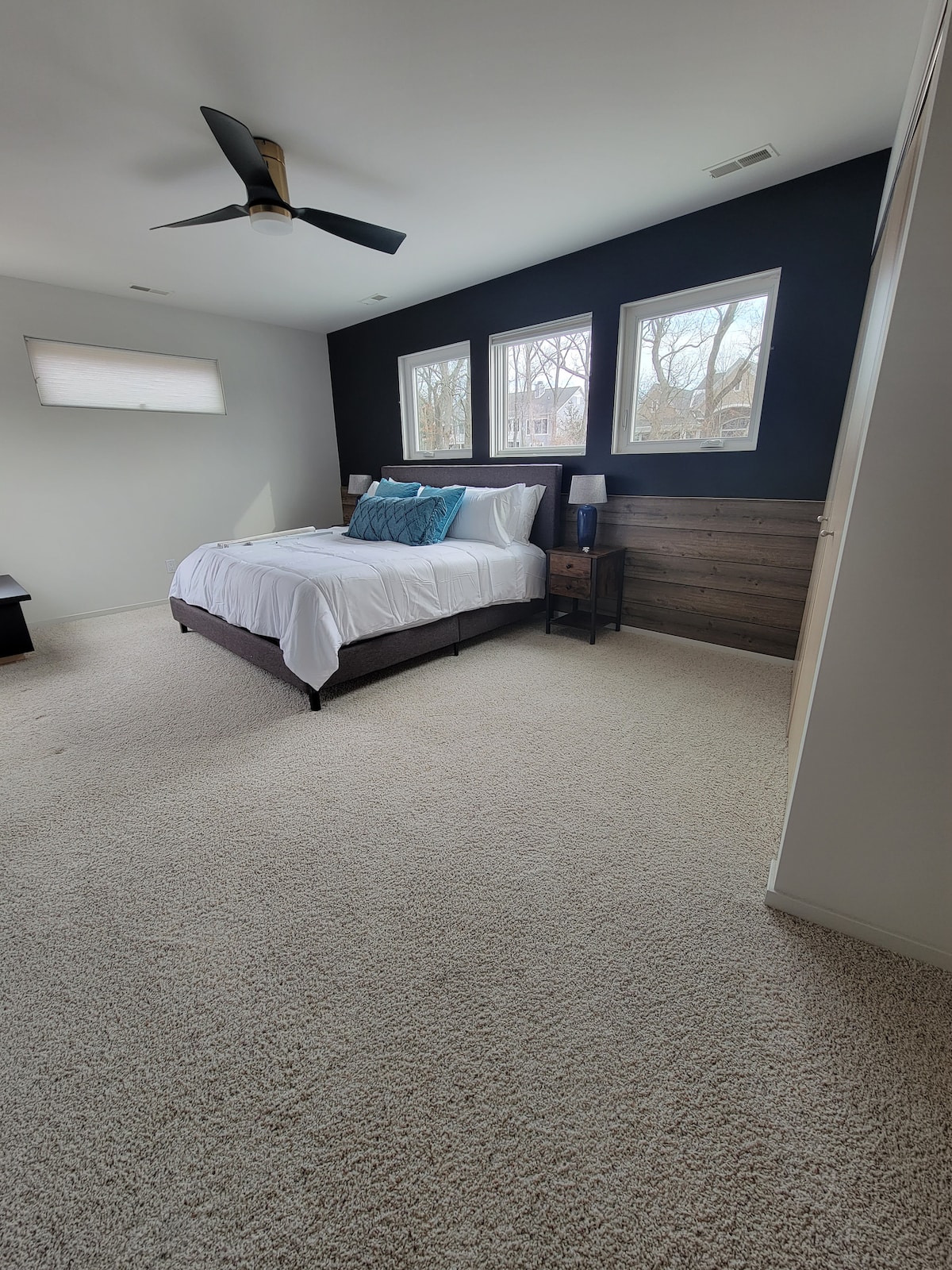 Трета спалня, която споделя баня с джак и джил