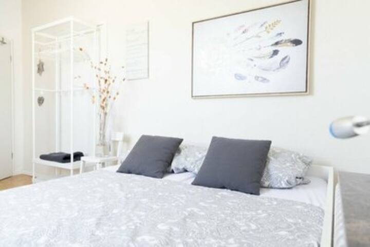 2.大卧室仅可供3人预订。