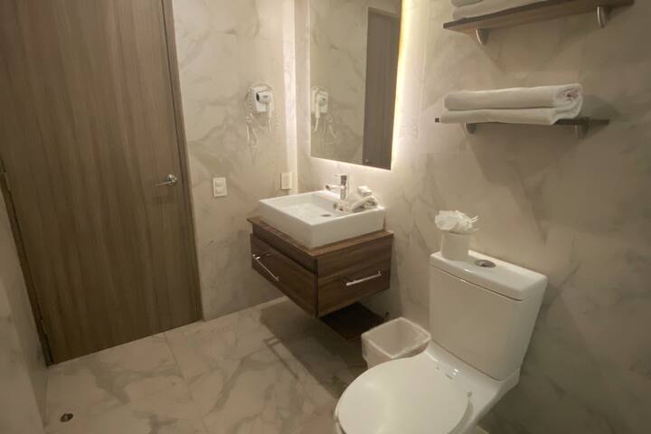 Spacious and Luxurious Apt. 1 block from Reforma gallery image 3