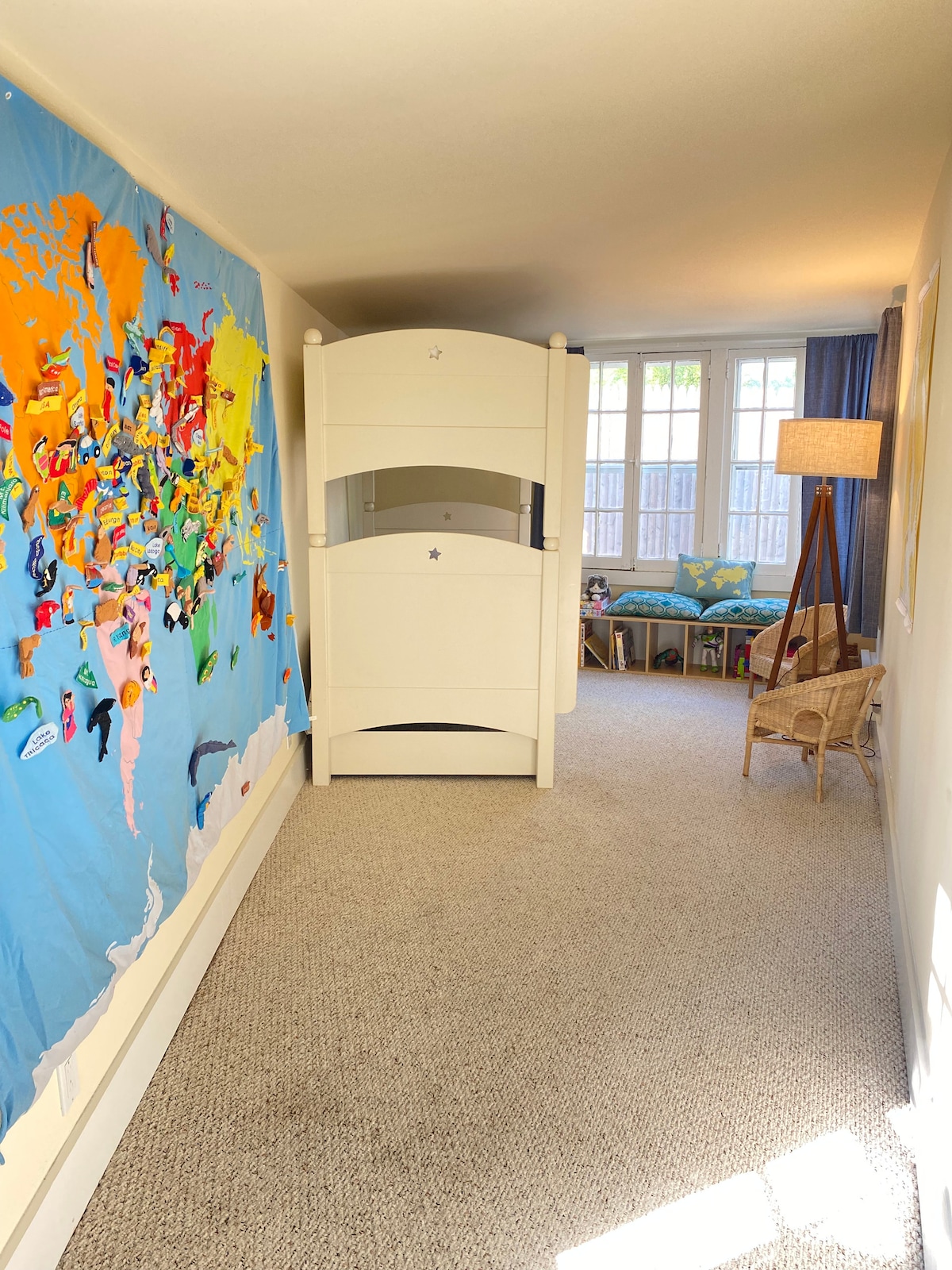 Fotka detskej izby 2, poschodové postele s rozkladacou posteľou