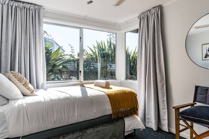 Chambre 4 en bas avec lit king size et lit gigogne king simple