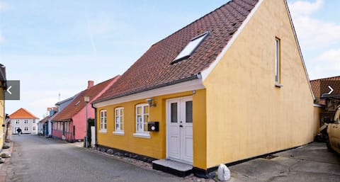 Top Airbnb: Idyllic skipper's house in the heart of Marstal in Ærø