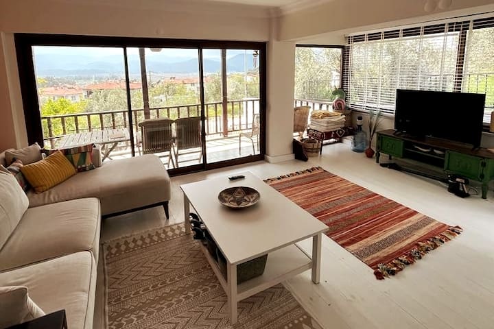 Akyaka Merkezde, Müthiş Manzaralı Ve Havuzlu Villa - Akyaka