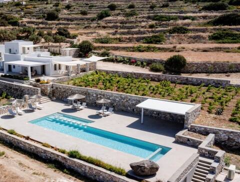 Stunning new villa great pool & superb sea view