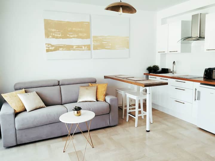 Superbe 2p! Plage, Centre, Clim, Garage Fermé - Cagnes-sur-Mer