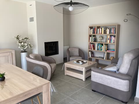 Top performing Airbnb: "La Maison des Sources" fully fenced garden in Challans