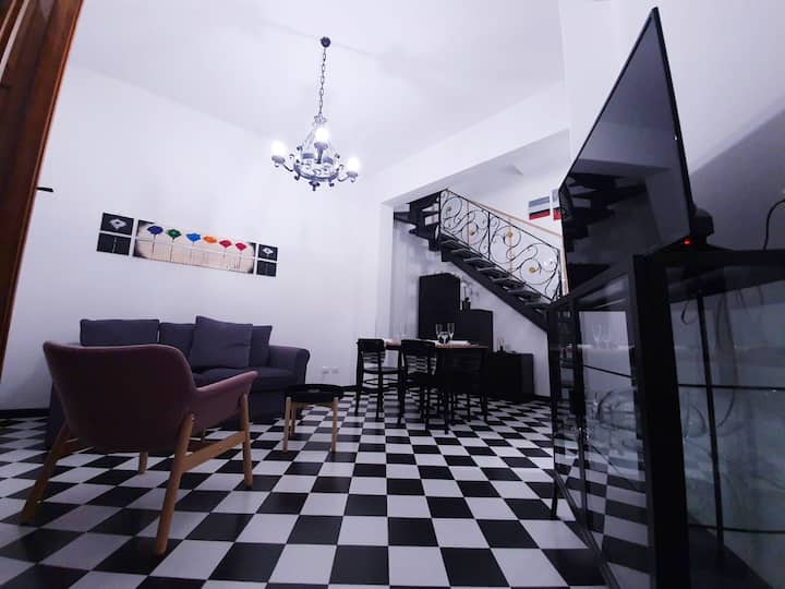 Casa Vacanze A Nicolosi - Etna "Black And White" - Nicolosi
