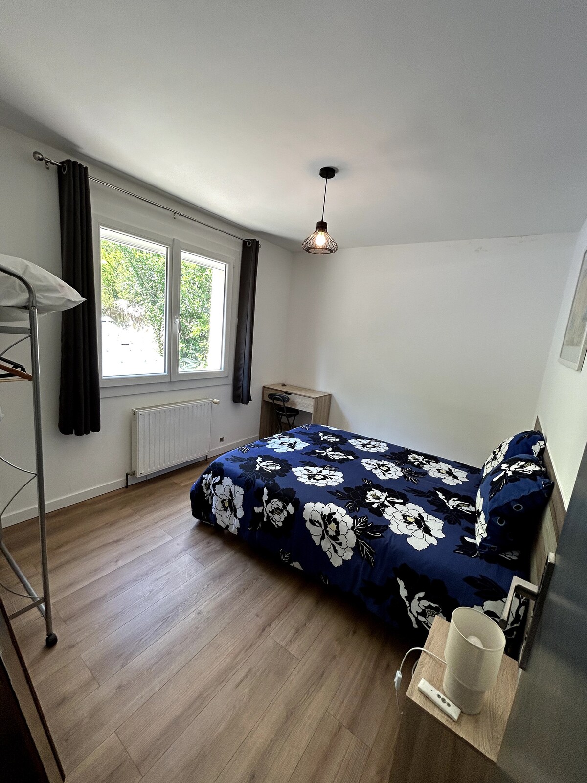 楼上的房间可以俯瞰木头