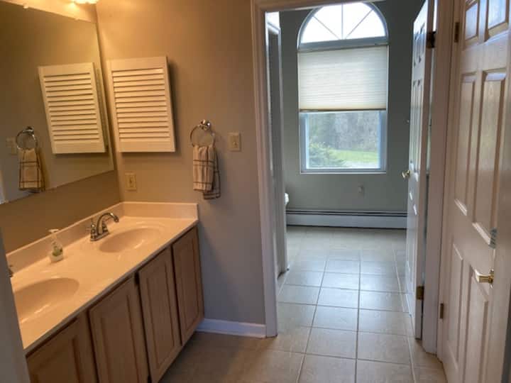 Master Bath Room 