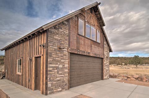 Custom Studio Apartment with Garage and Views!