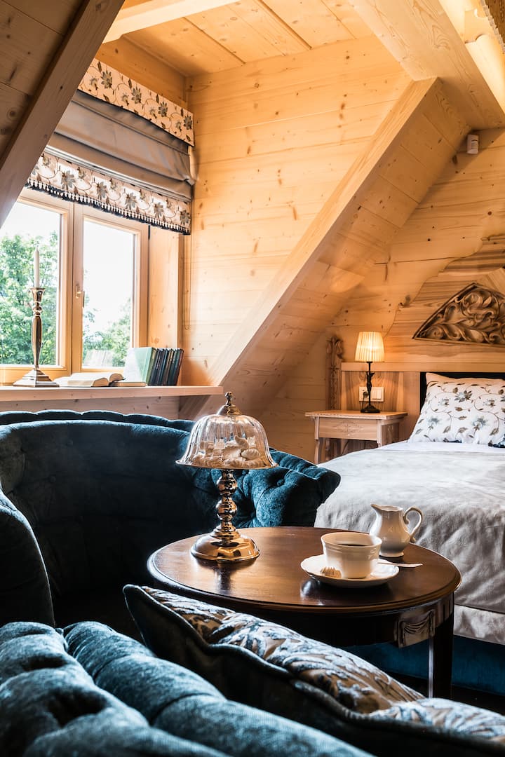 غرفة نوم في الطابق العلوي - تطل على الحديقة وجيونت