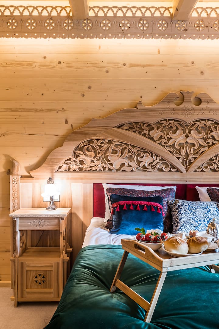 غرفة نوم في الطابق العلوي - سرير بحجم كبير أو سريران مفردان