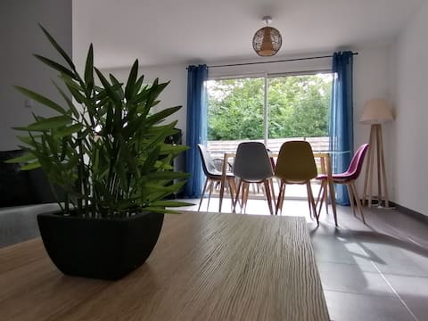 "Le Clos des Vignes"
in the heart of the vineyards
Léognan