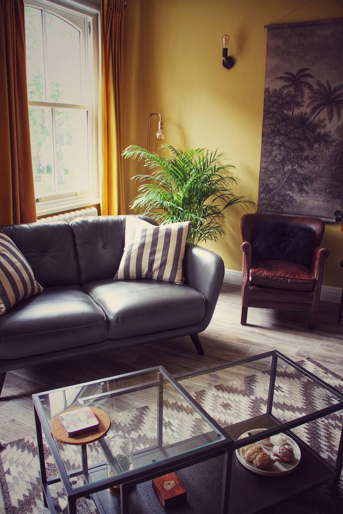 Top Airbnb: York City Centre Georgian 2 Bed Flat Super King in Heslington