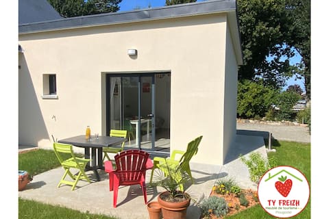 Charming 2* classified studio with garden and terrace.