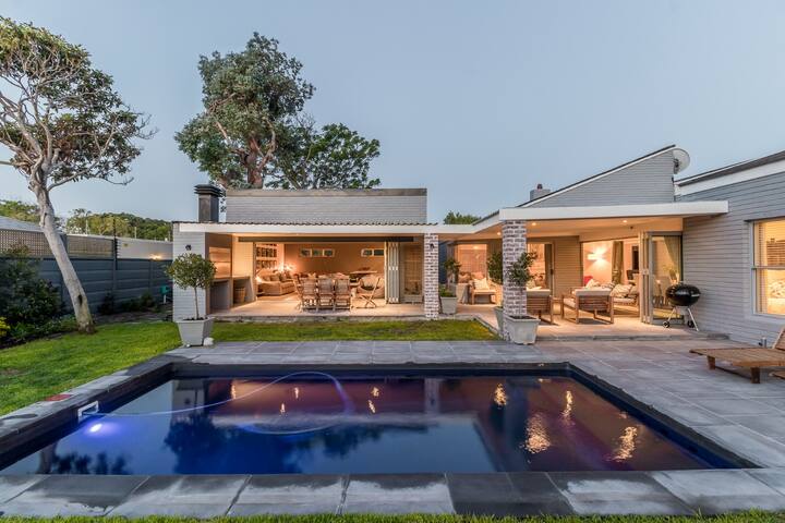 Stunning 4 bedroom spacious home! gallery image 2