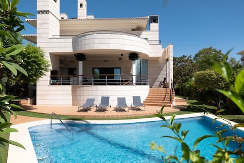 Successful Airbnb property: Beachside Villa in Puerto Marina, Benalmadena in Benalmádena