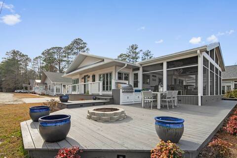 Beautiful Lakefront Home & Outdoor Living Space