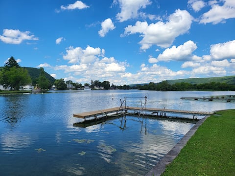 Cozy Lake Retreat w/ Kayaks, Hot Tub & Pedal Boat!