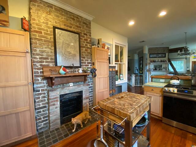 La Maison Lyons gallery image 2