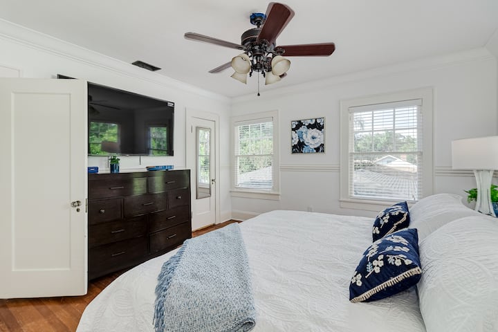 ndulge in ultimate comfort. Relax on the king-size bed, featuring a plush mattress, pillows, and microfiber bedding. Enjoy watching your favorite shows on the smart TV, making this bedroom the perfect retreat for relaxation and entertainment.