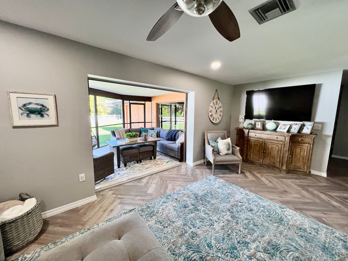 Popular Airbnb listing: Central to AMI, Sarasota, Clearwater and Tampa! in West Bradenton