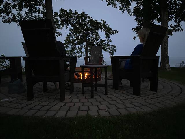 2 Docks 2 Shores- Ramp, Water Toys, Game Room! gallery image 4