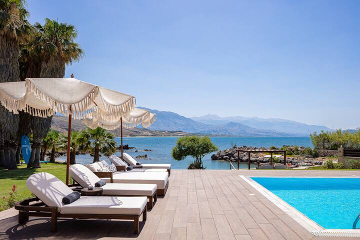 Villa Lygia -Beachside luxury redefined: by etouri gallery image 2