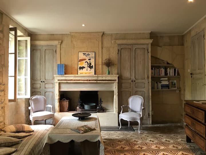 Demeure De Charme Avec Piscine Au Coeur Du Village - Tarascon