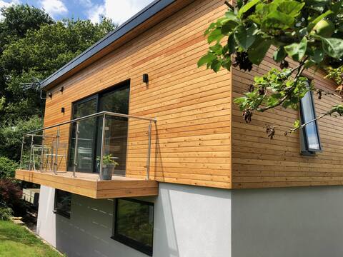 Gorgeous 1 Bed Cotswold rural studio. With Parking